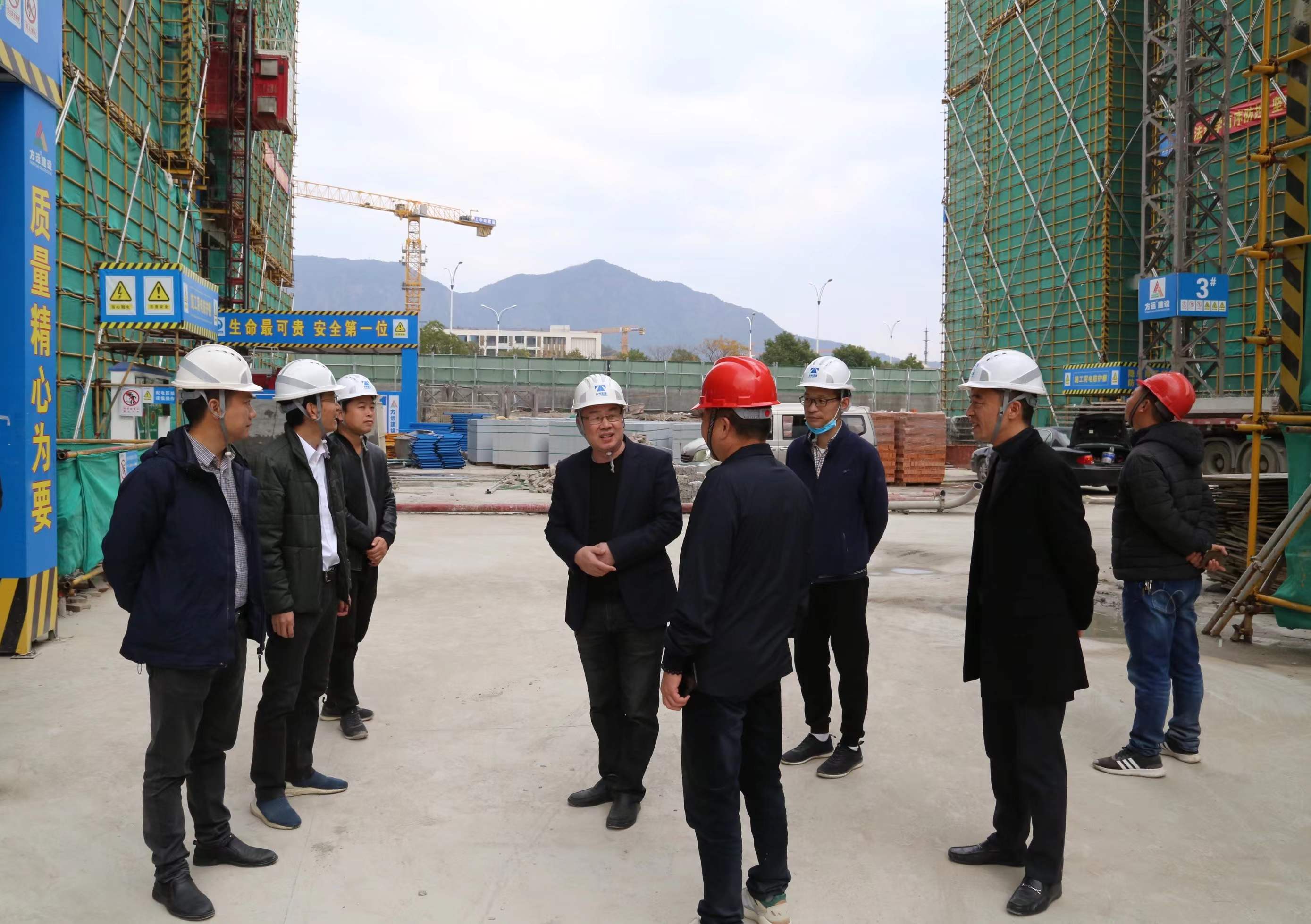 1640222252742262.jpg 陳文波到項目工地調(diào)研.jpg