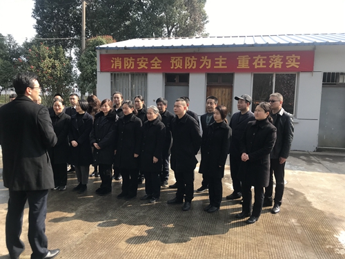 圖為活動現場點評  陳瑩攝_副本.jpg